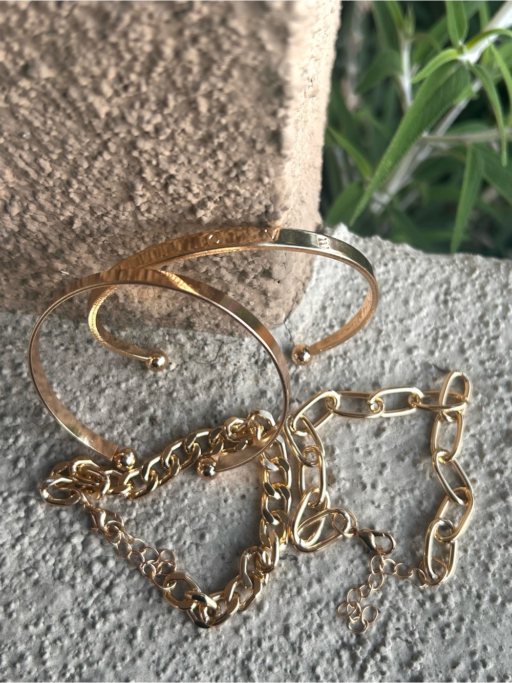 Vivori Jewerly Bracelet Set. Gold tone. New - Picture 7 of 7